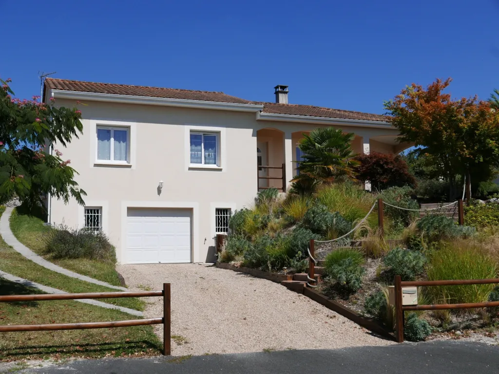 5-room house in Saint-Astier