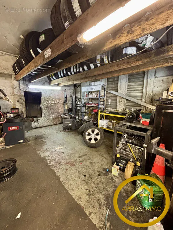 Garage - Immeuble de Rapport avec Local Commercial à Arras