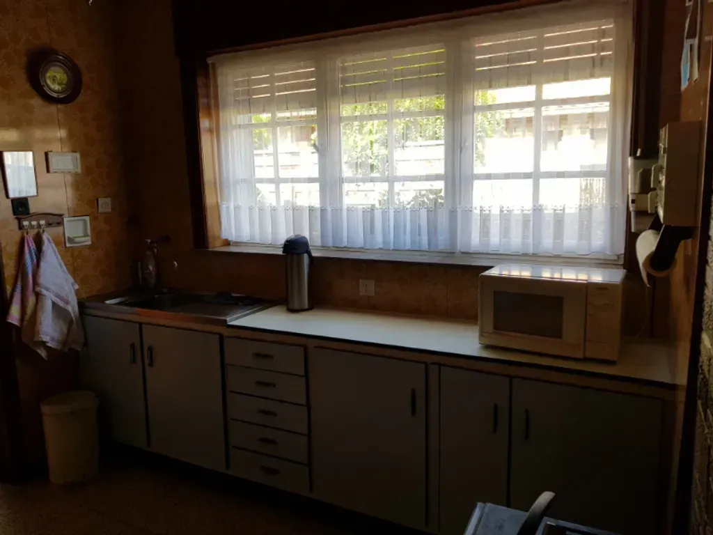 Cucina - Modernisable Bungalow with Garden in Lede