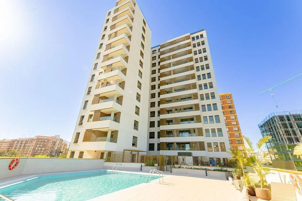 Piscina - Apartment with East-Facing Terrace in L'Eixample