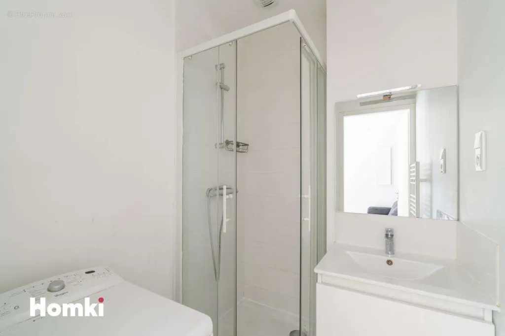 Bathrooms - Duplex Apartment with South Terrace in Marseille
