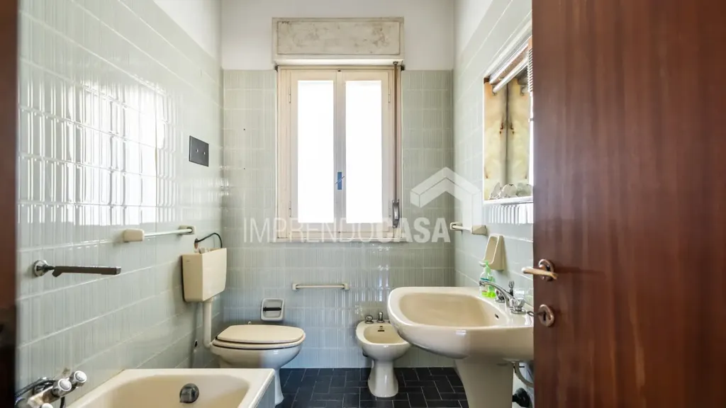 Salles de bain - Panoramic Penthouse with Terrace in Palermo