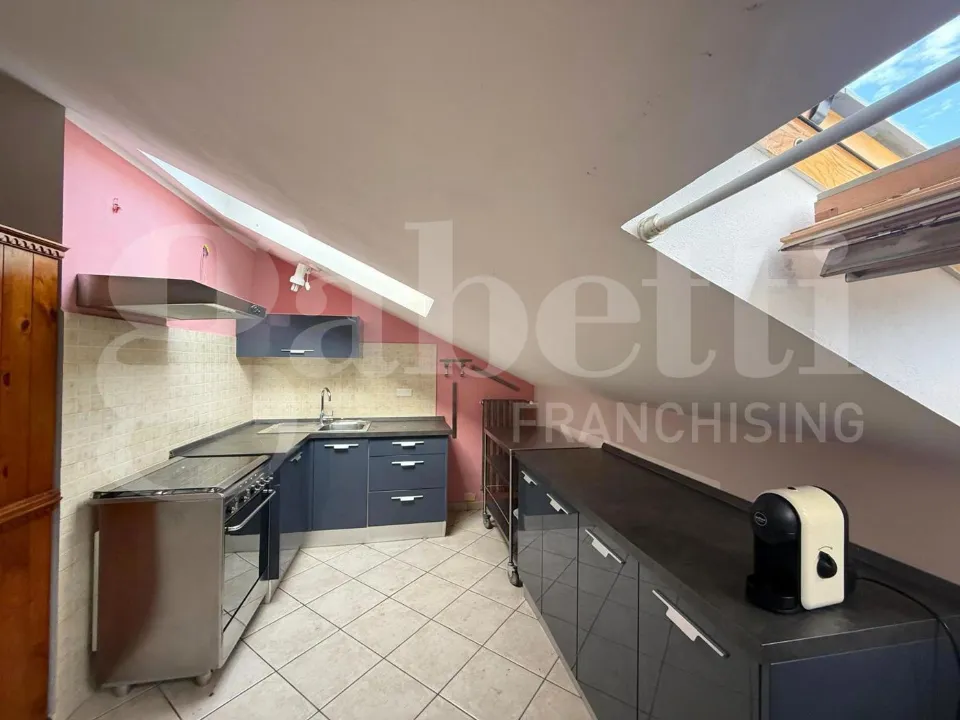 Cuisine - Bright Mansard Apartment in Bra