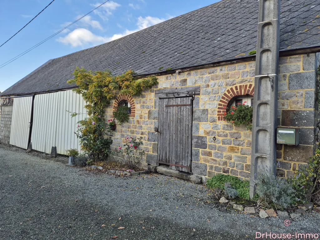 Extérieur - Maison en Pierres avec Bureau et Dépendance à Domfront