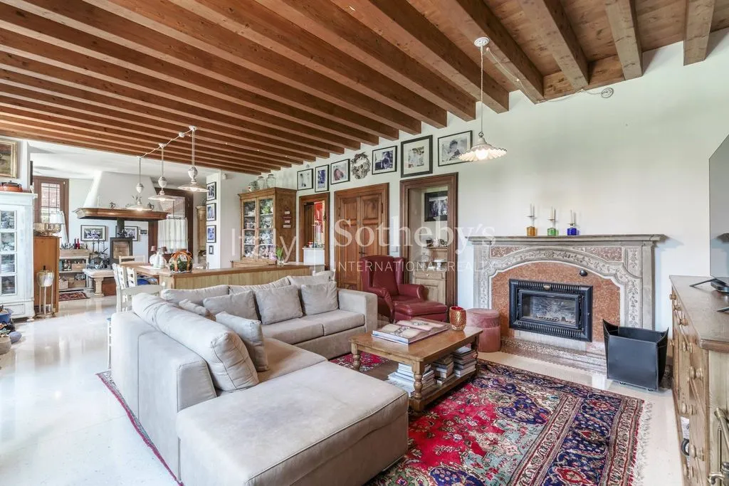 Elutuba - Neoclassical Villa with Park in Vittorio Veneto