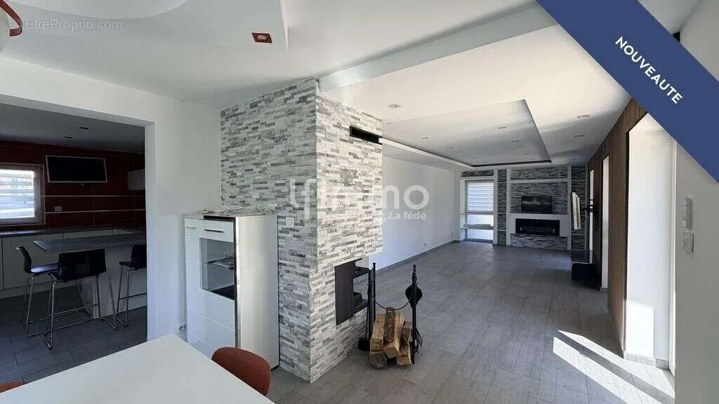 Séjour - Maison Moderne avec Piscine à Wittenheim