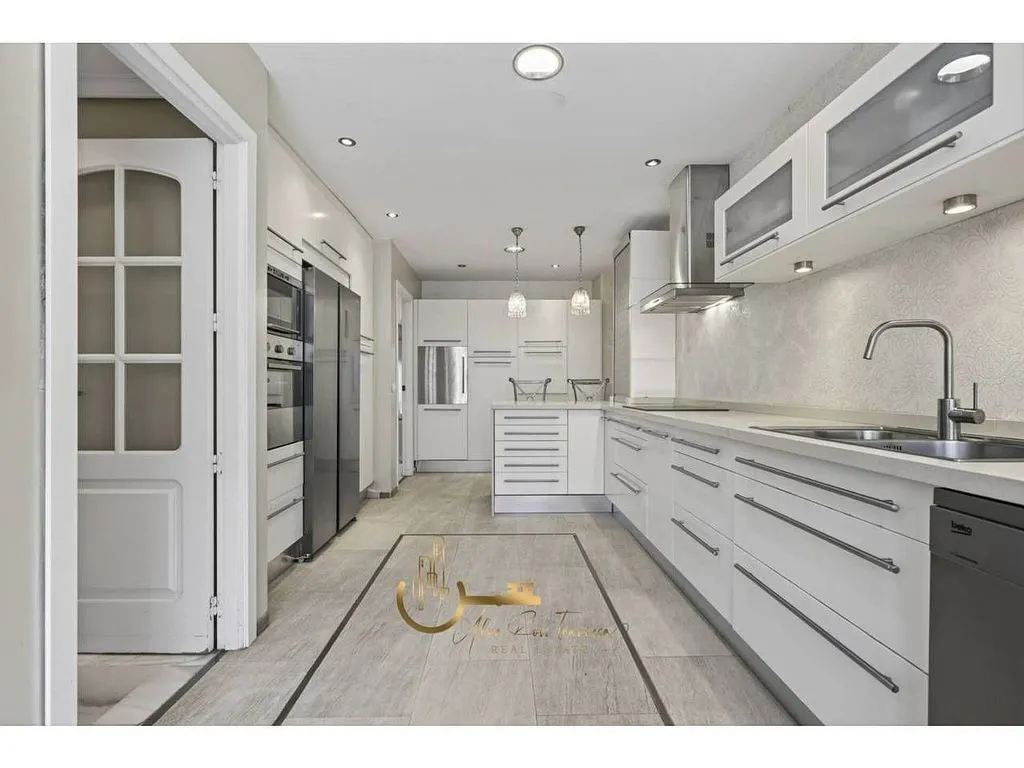 Cuisine - Renovated Chalet with Garden in Simón Verde