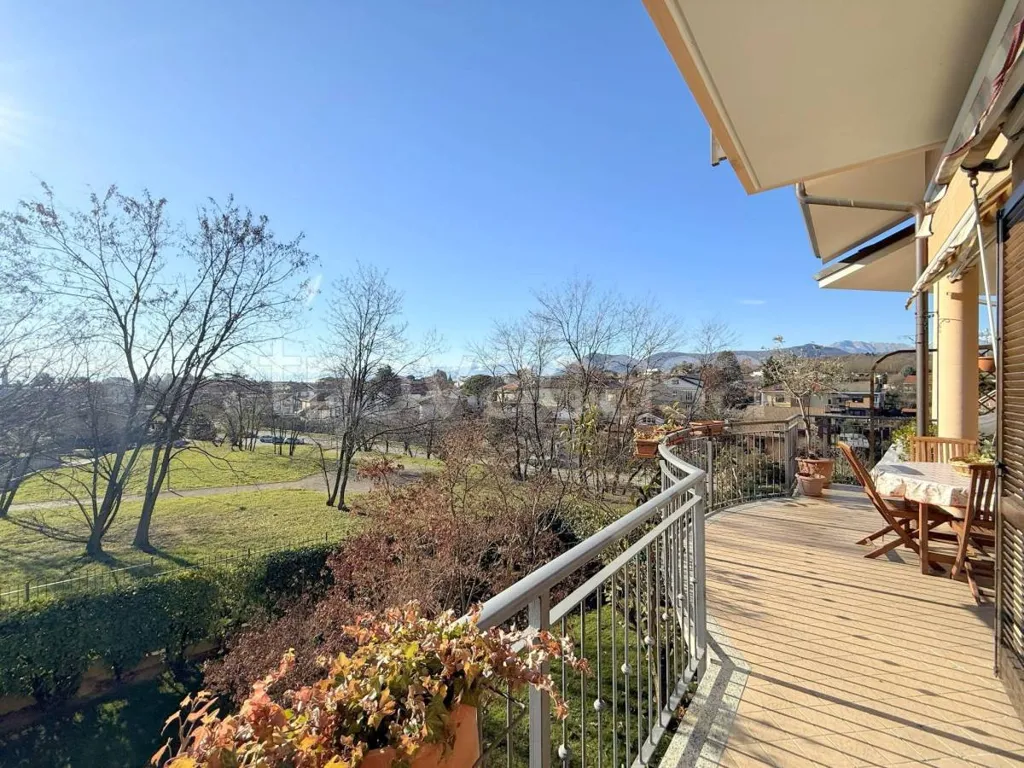Rõdu - Two-Level Apartment with Terraces in Rivalta di Torino