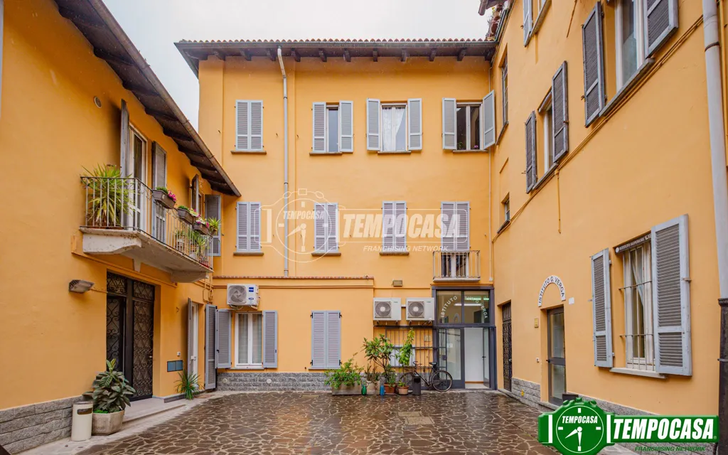Jardin - Rustic-Style Apartment in Pavia's Historic Centre