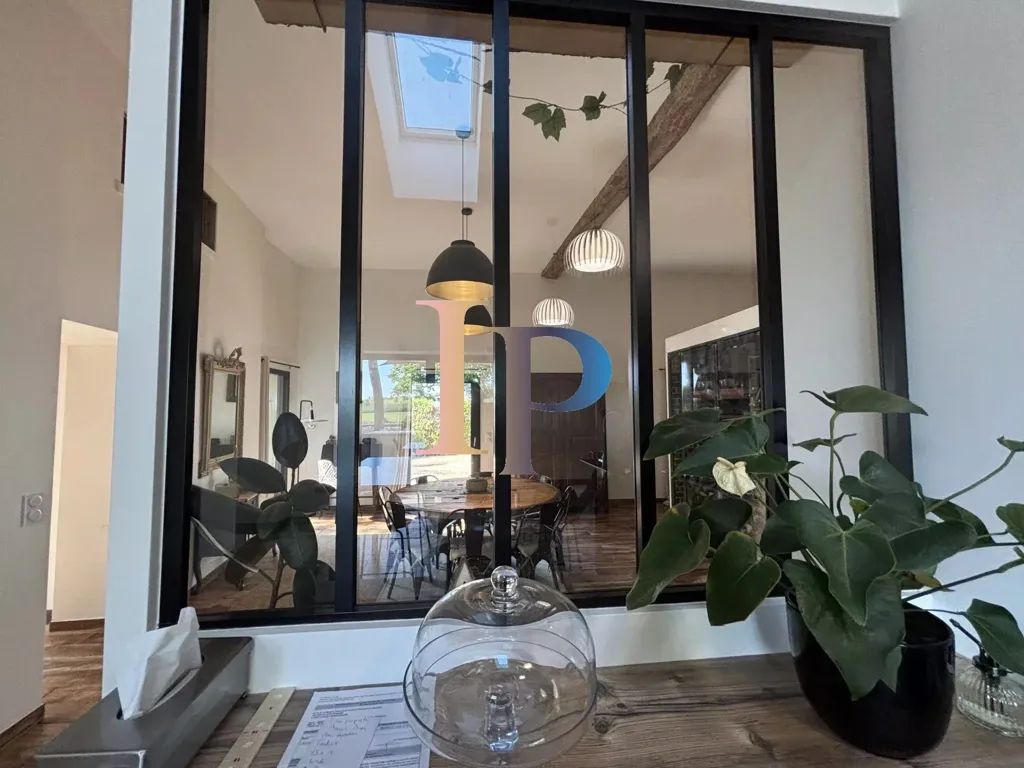 Salle à manger - Maison en Pierre Rénovée avec Piscine près de Charlieu