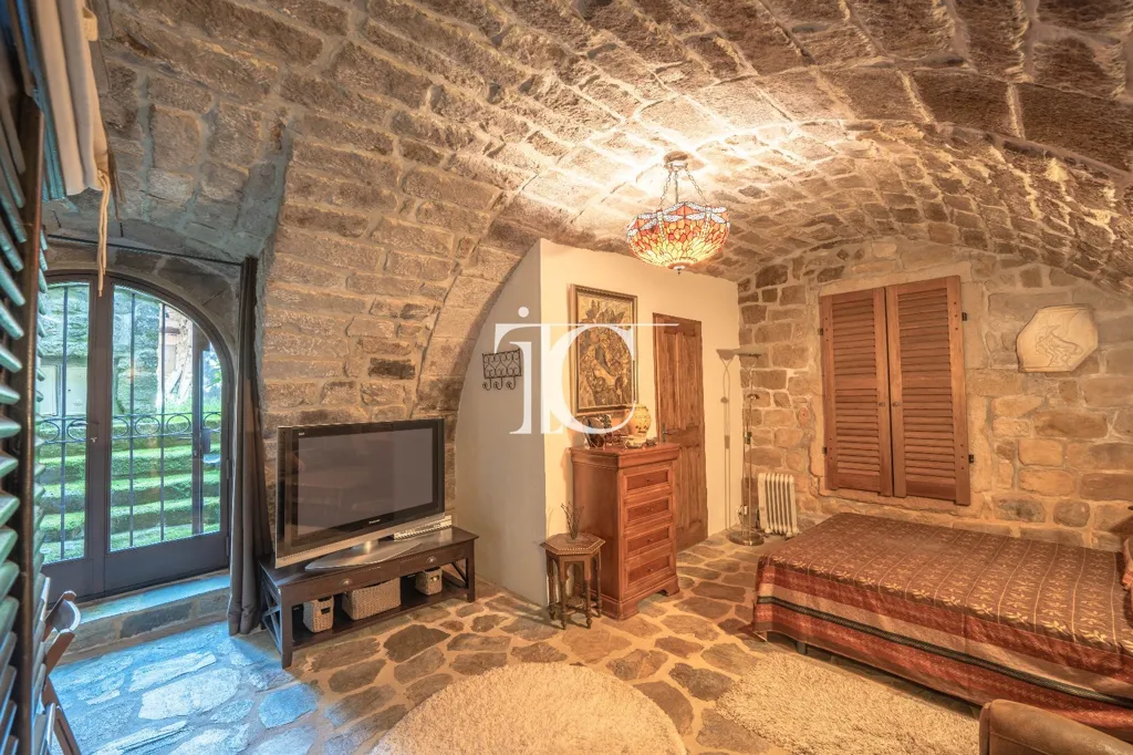 Chambres - Maison de Village en Pierre avec Piscine à Lablachère