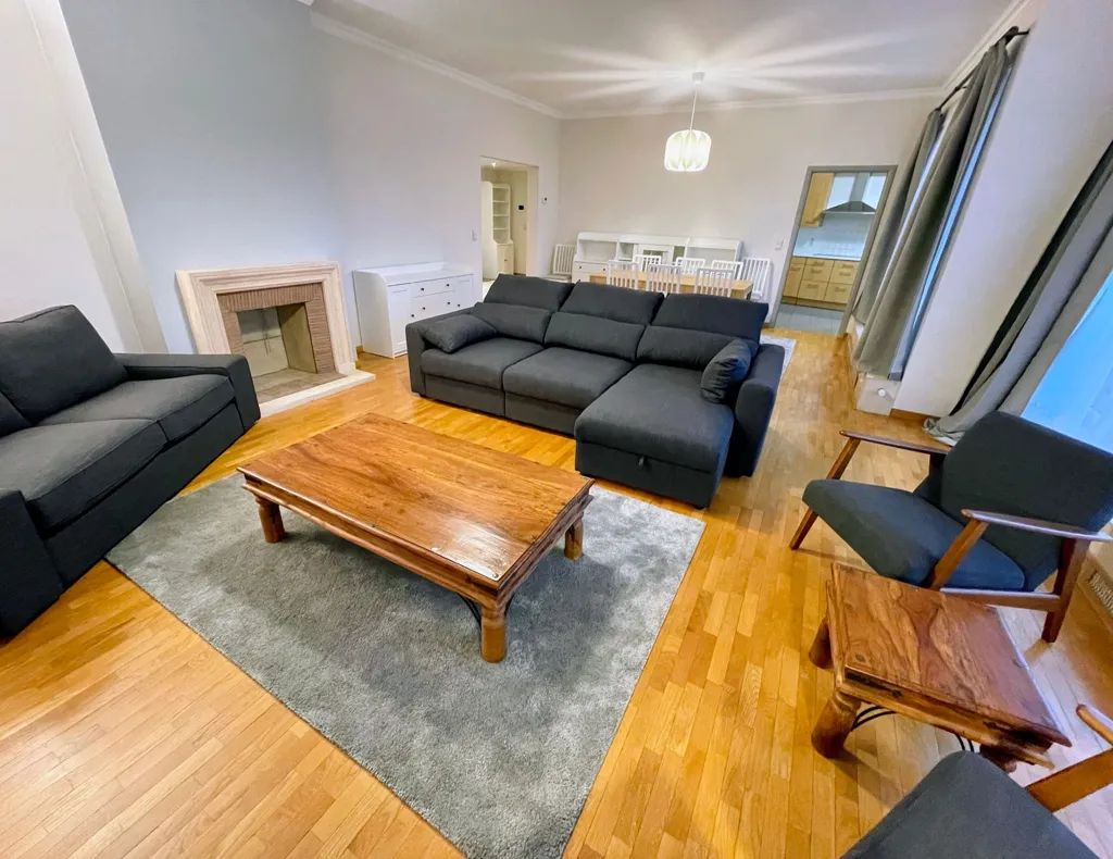 Séjour - Appartement Élégant avec Terrasse dans le Quartier des Ambassades