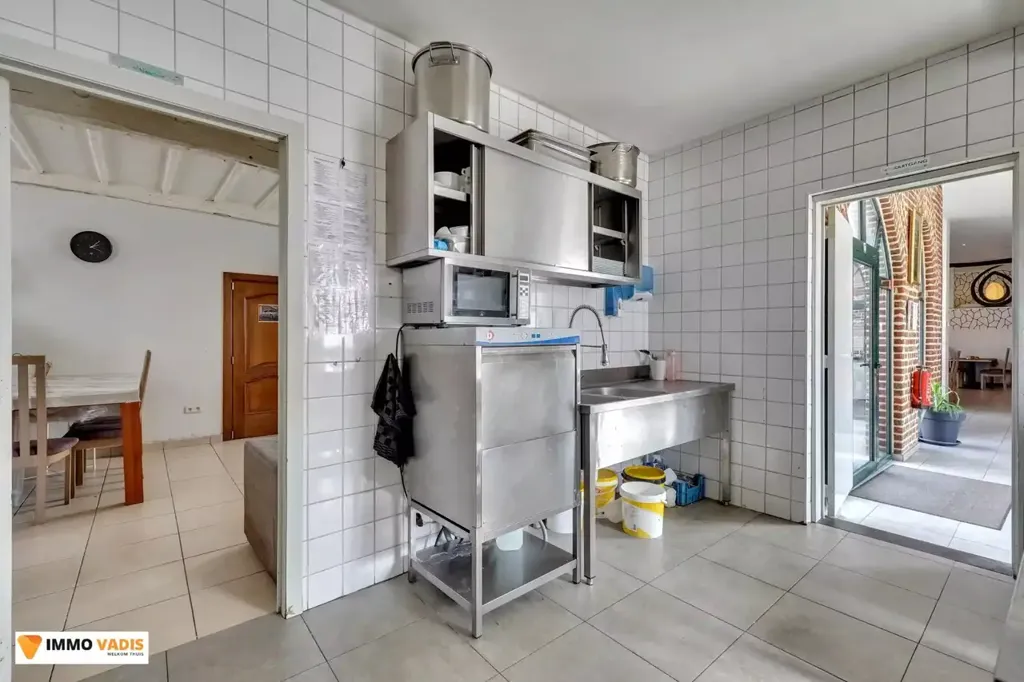 Cuisine - Handelshuis avec Emplacement Commercial à Bilzen