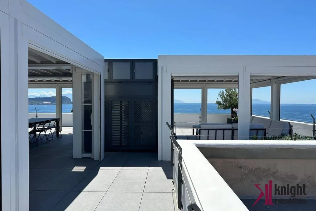 Terrasse - Luxury Apartment with Panoramic View in Pozzuoli