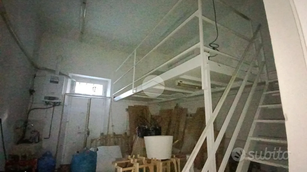 Pesuköök - Commercial Space with High Visibility in Milan