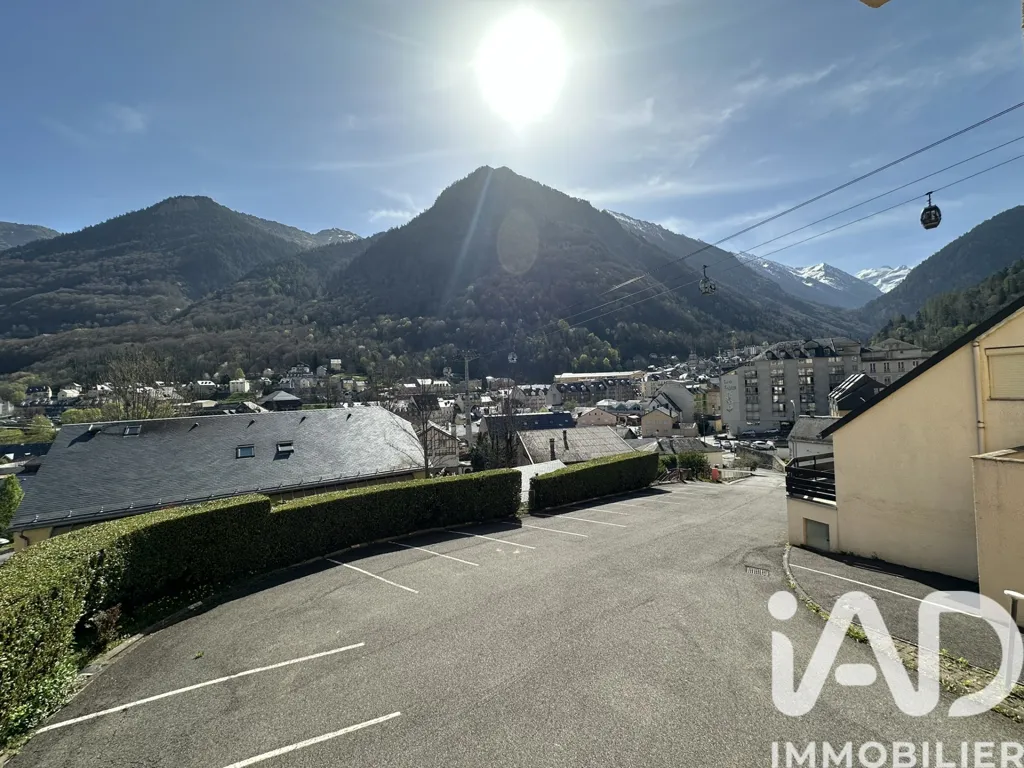 Balcony - 2-Bedroom Apartment with Mountain View in Cauterets