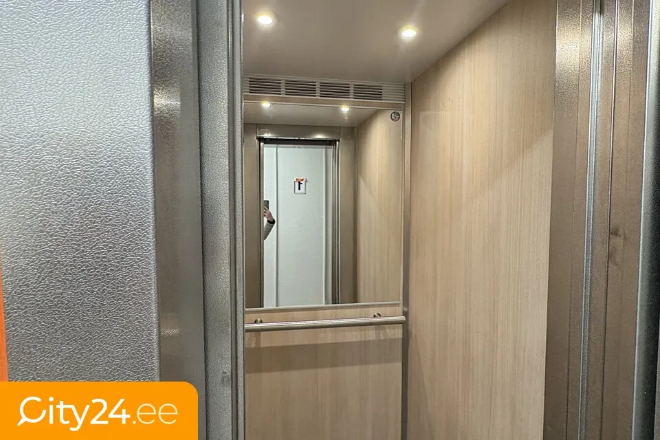 hallway_entrance