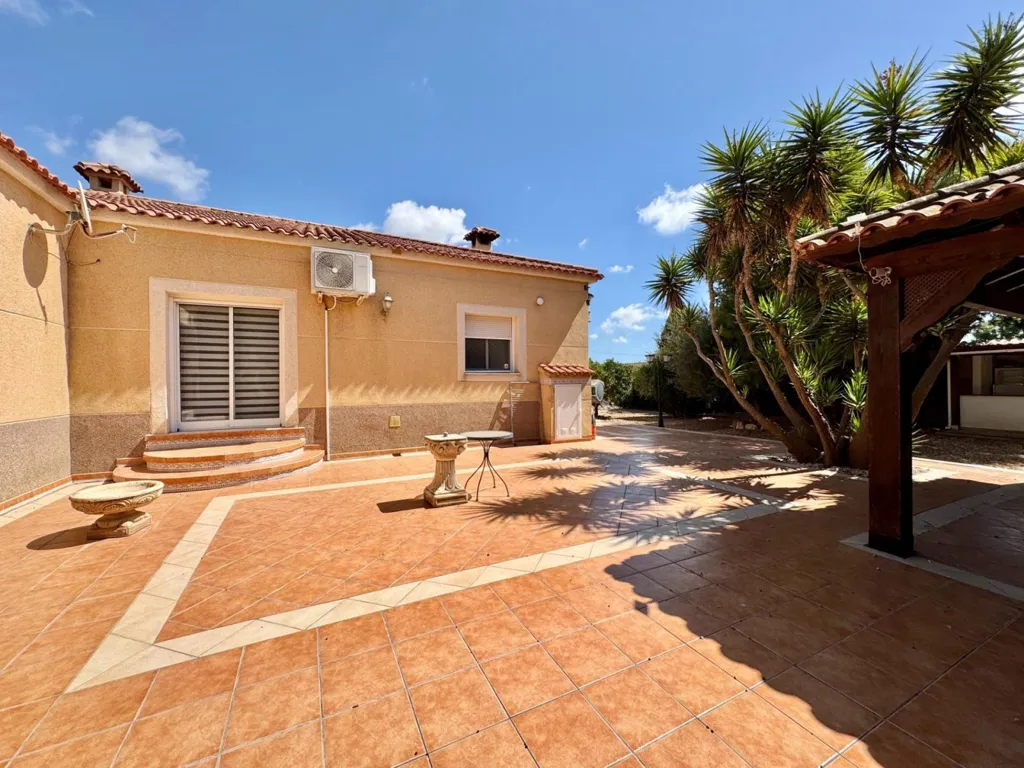 Aed - Villa with Studio in Dolores