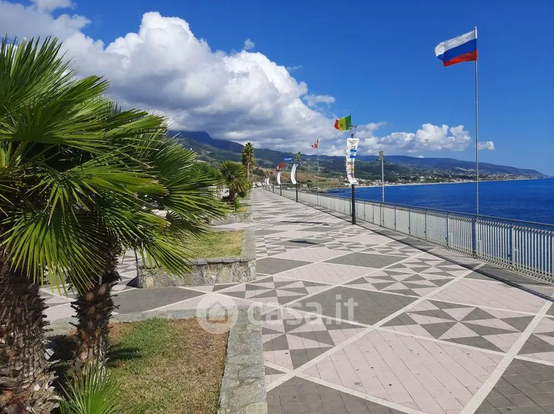 Seafront Apartment with Balcony in Diamante