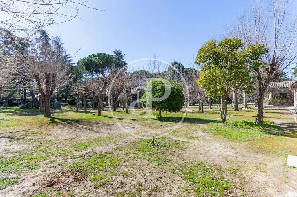Giardino - Development Land in Torrelodones, Segregable Plots
