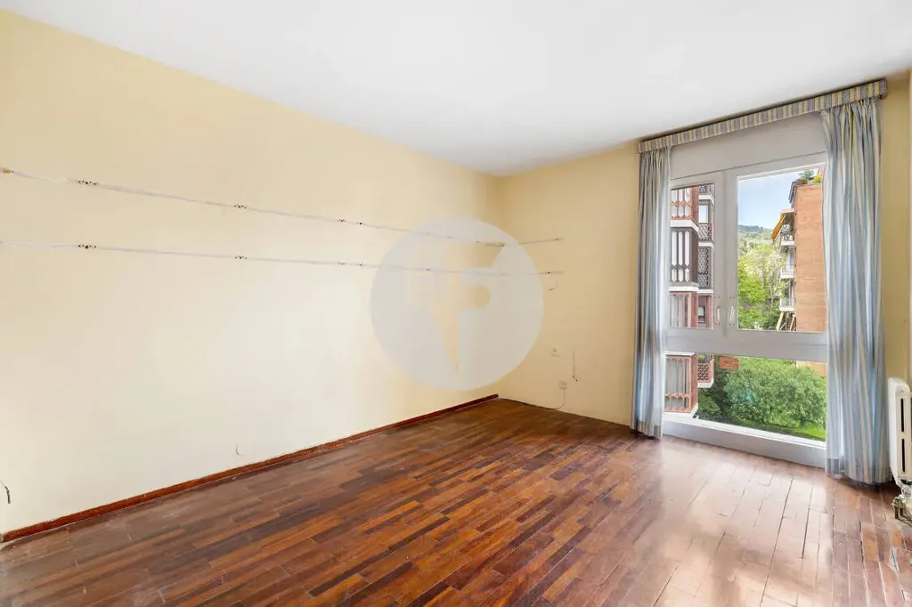 Rooms - Spacious Flat with Terrace in Exclusive Barcelona