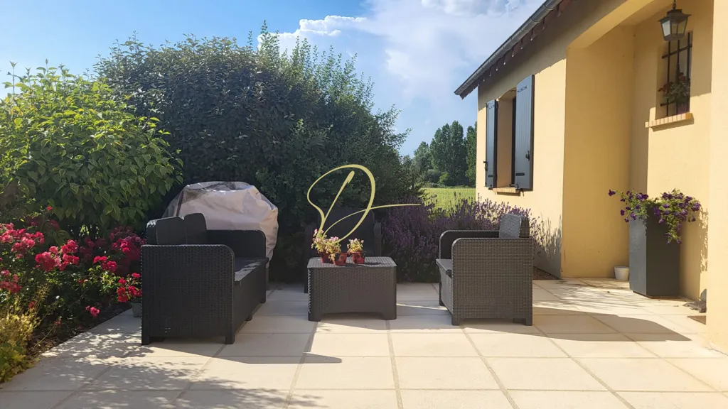 Terrasse - Maison Familiale avec Jardin et Vue Dégagée à Maintenon