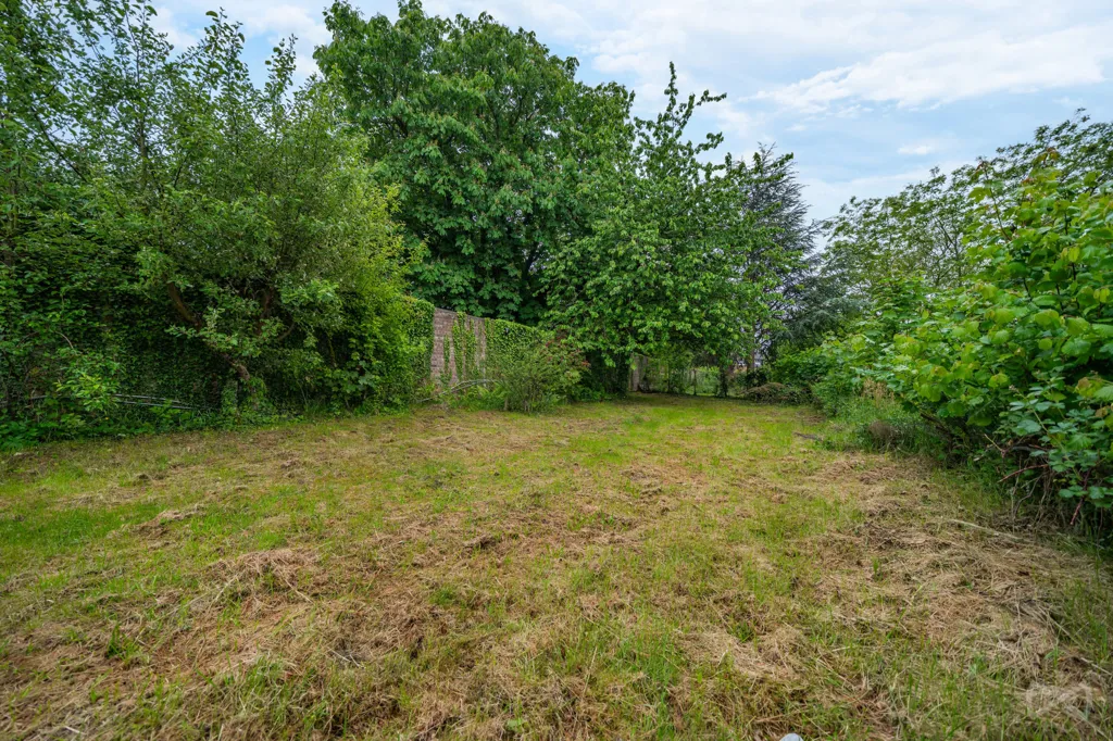 Aed - Buildable Plot in Faubourg de Namur, Nivelles