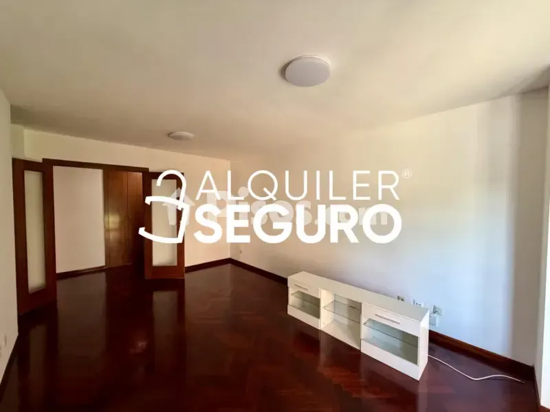 Elutuba - Spacious Flat with Terrace in Usera