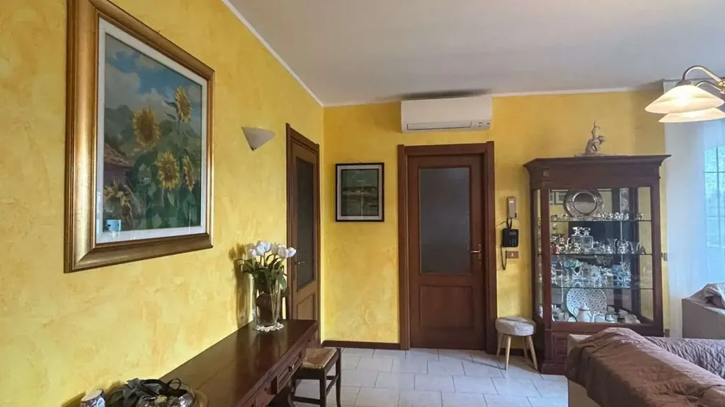 Entrée - Trilocale with Terraced Garden in Rivergaro