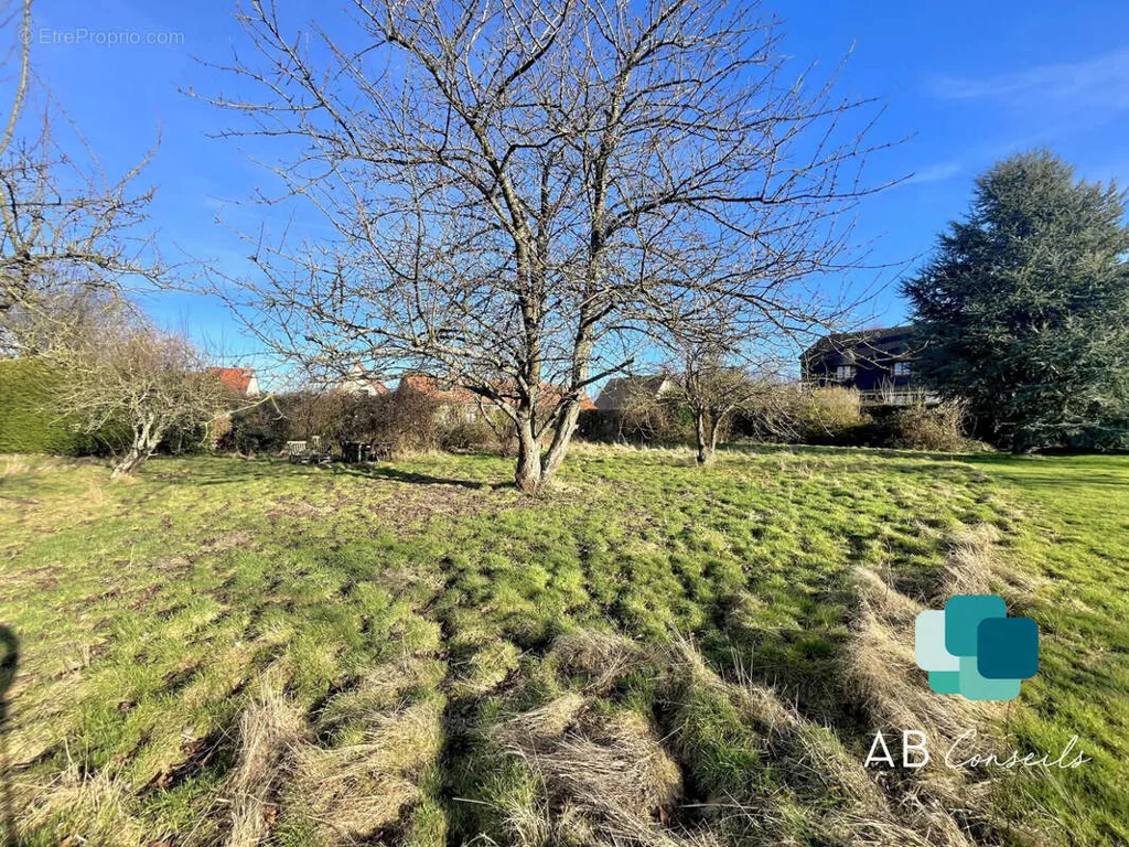 Aed - Constructible Plot in Pissy-Poville