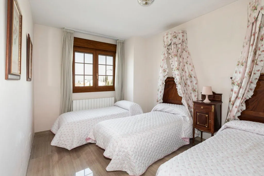 Magamistoad - Versatile Villa with Private Pool in Huétor Vega