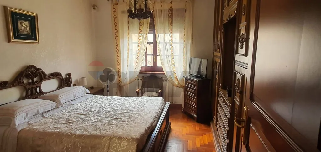 Chambres - Maison 10 pièces à IT