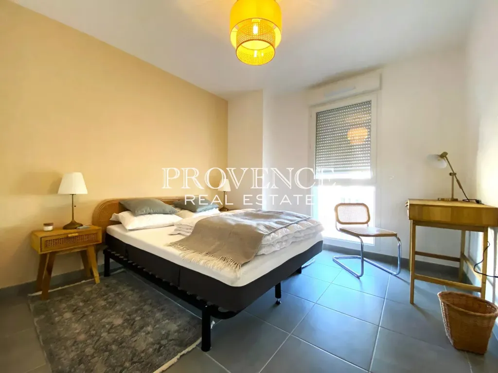 Magamistoad - Top Floor Apartment with Terrace in Marseille