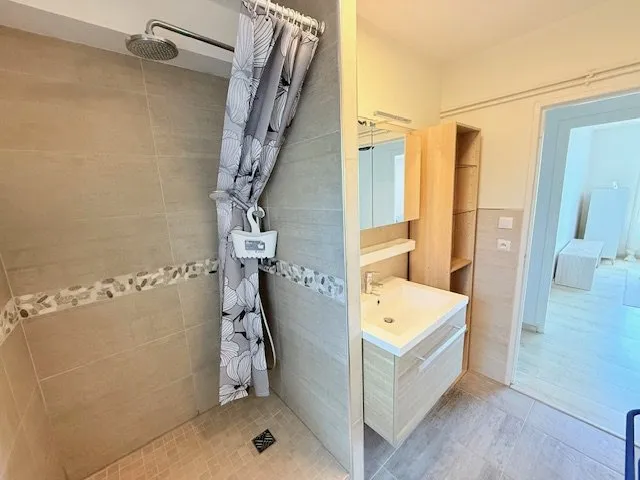 Salles de bain - Appartement Meublé T3 au Calme à Brest