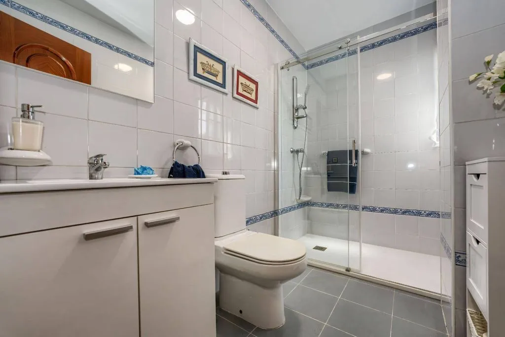 Bagni - Luxury Villa with Pool in Tomares