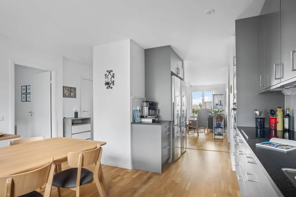Söögituba - Apartment with Balcony in Central Location