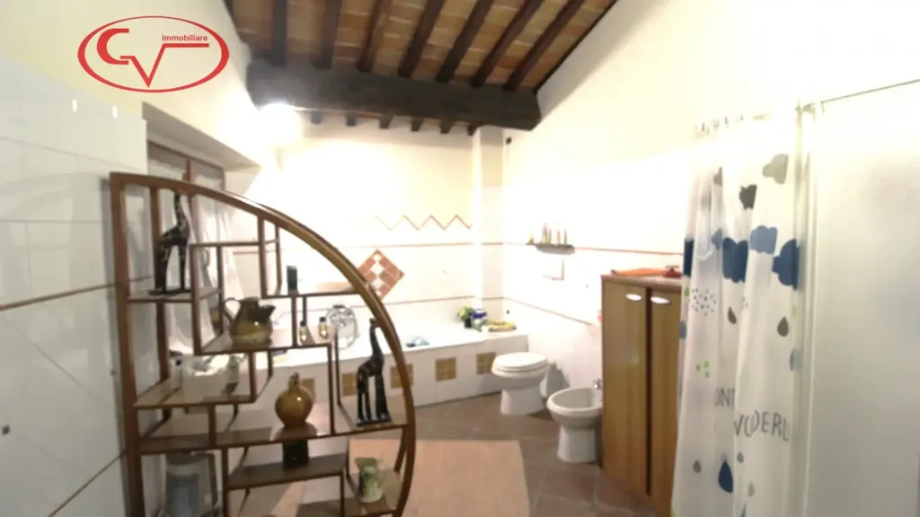 Bagni - Villa indipendente con piscina a Terranuova Bracciolini