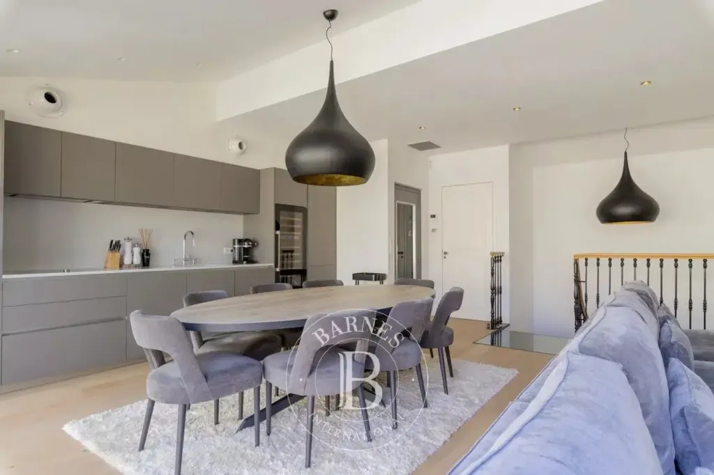 Sala da pranzo - Luxury Duplex with Balcony in Bordeaux