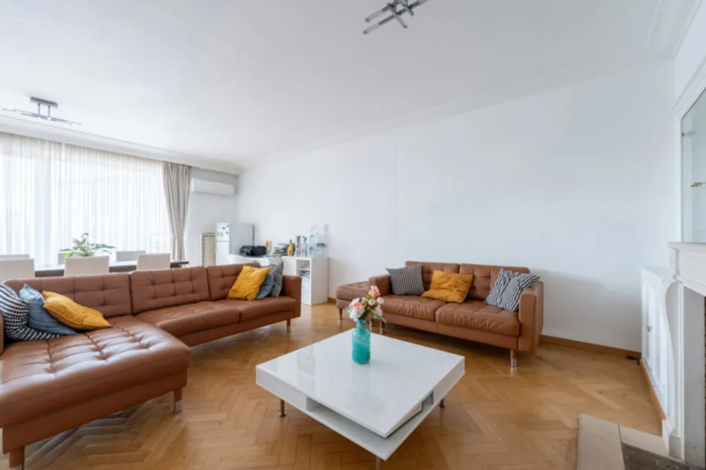 Elutuba - 3-Bedroom Apartment with Terraces in Uccle