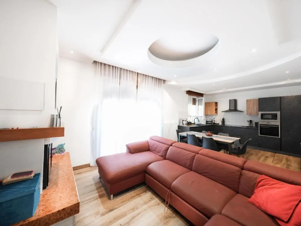 Séjour - Rustic Villa with Balcony in Verano Brianza