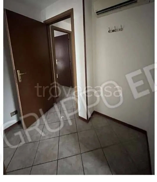 hallway_entrance