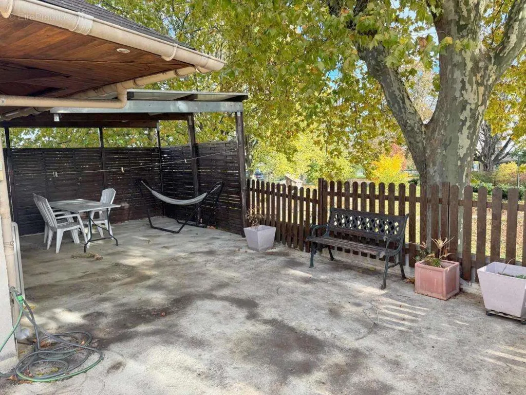 Terrasse - Immeuble avec Terrasse et Parking au Blanc-Mesnil