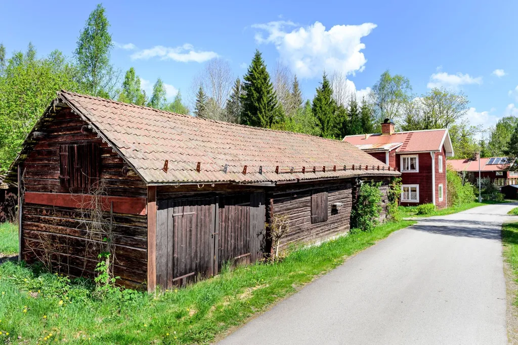 Välivaade - Villa with Barn and Garden in Sågmyra