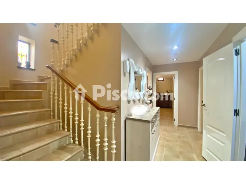 Pièces - Luxury Chalet with Pool in Alicante Golf