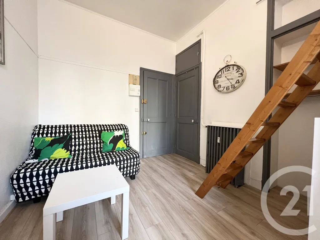 Séjour - Studio Meublé Proche Gare à Grenoble
