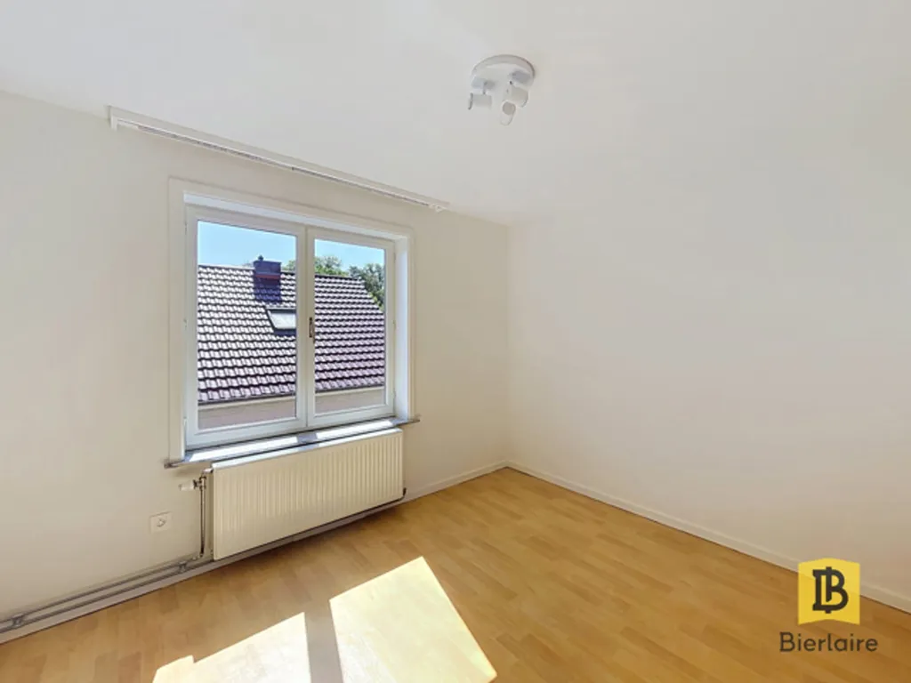 Stanze - Detached House with Solar Panels in Hyon