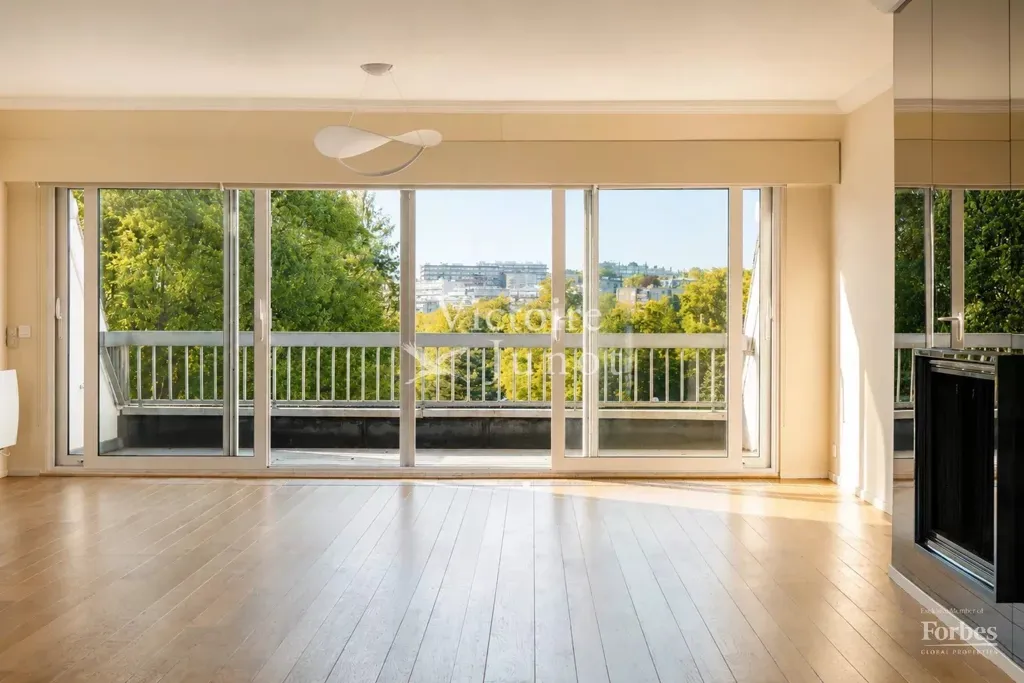 Séjour - Penthouse avec Terrasses dans le Quartier Statuaire