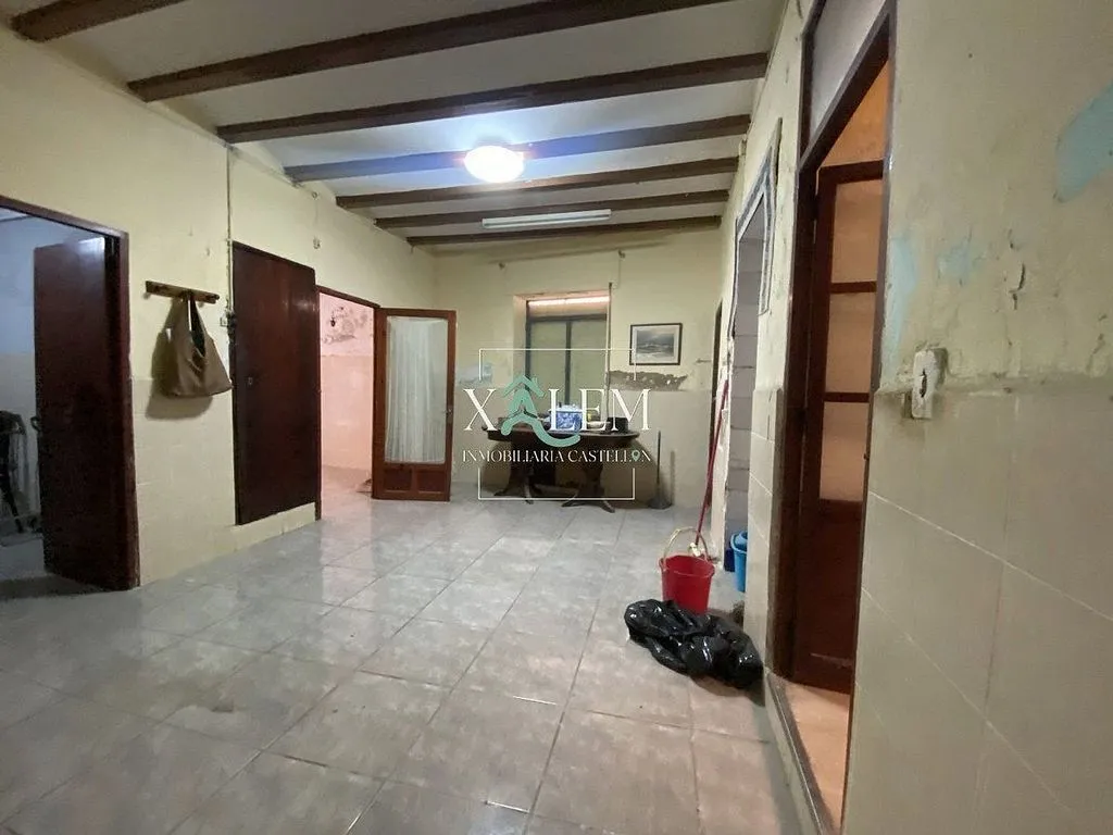 Esik - Significant House with Terrace in Vila-real