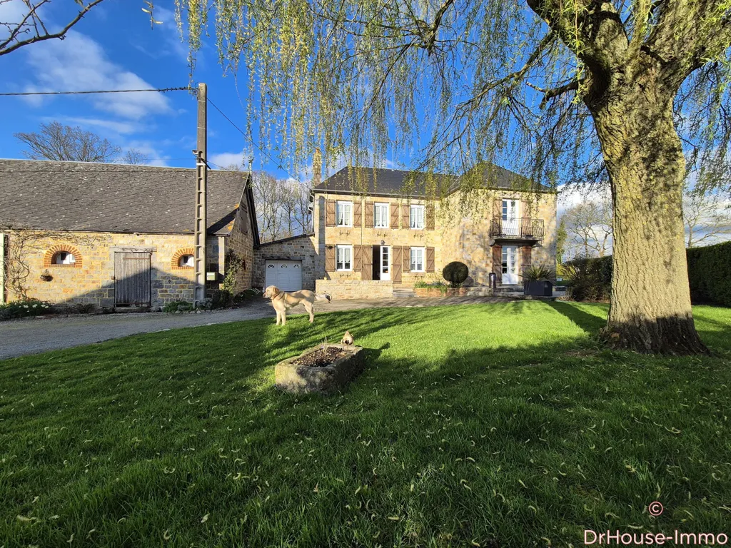 Extérieur - Maison en Pierres avec Bureau et Dépendance à Domfront