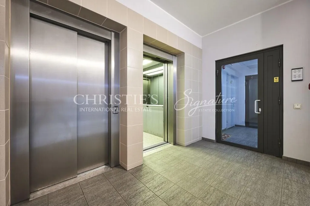 hallway_entrance